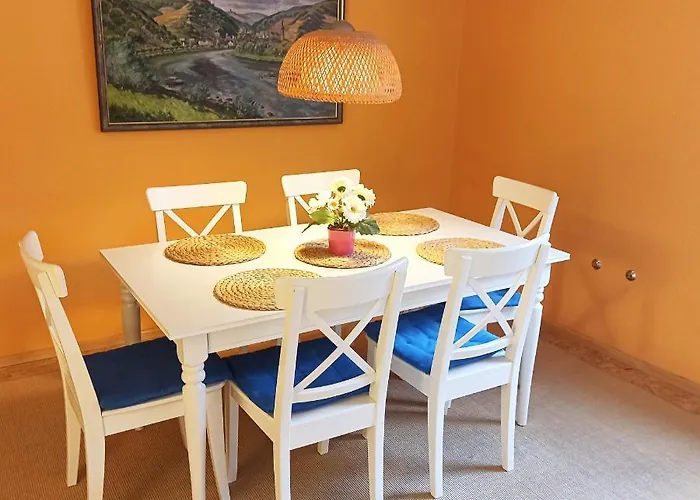 Living Above The Roofs Of アパート